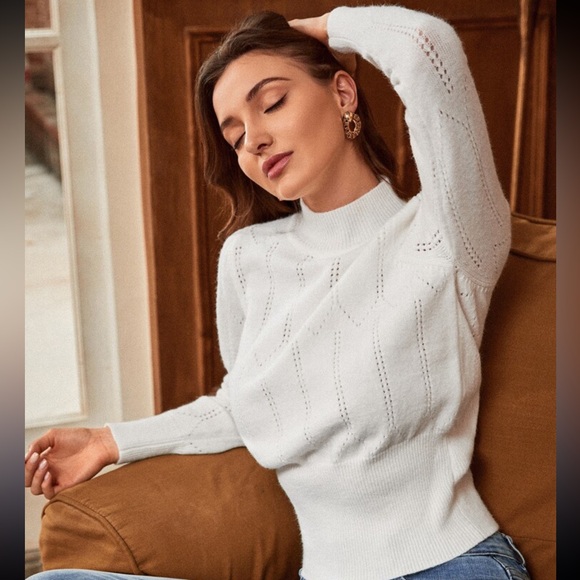 White pullover - Picture 2 of 4